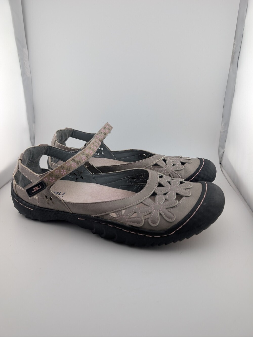 JBU Size 10 Women's Vegan Leather Sandals Closed Toe Taupe *See Description